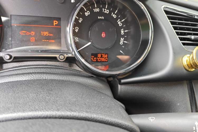 Used Peugeot 3008 2015 2.0L Automatic Trend Edition Odometer Close Up