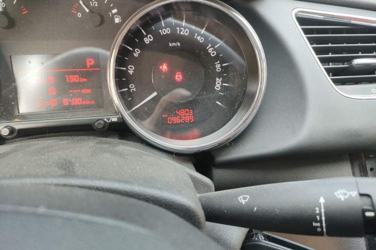 Used Peugeot 3008 2015 1.6THP Automatic Trend Edition Odometer Close Up