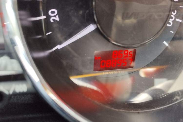 Used Peugeot 3008 2015 1.6THP Automatic Classic Edition Odometer Close Up