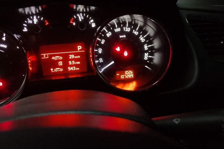 Used Peugeot 3008 2015 1.6THP Automatic Classic Edition Odometer Close Up