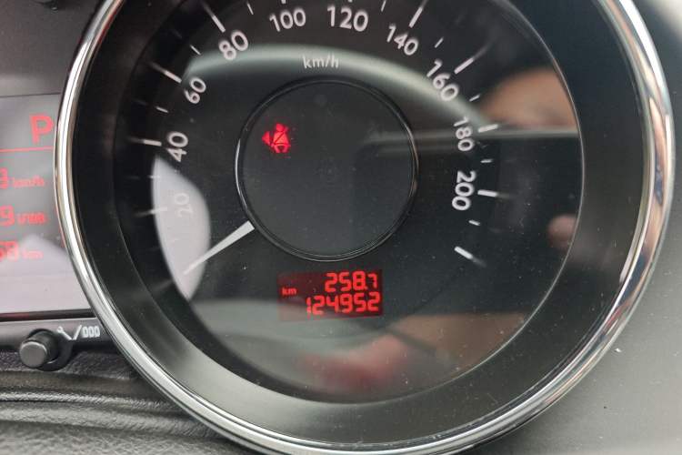 Used Peugeot 3008 2015 2.0L Automatic Trend Edition Odometer Close Up
