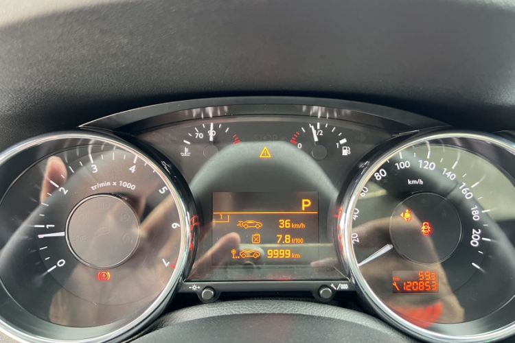 Used Peugeot 3008 2015 1.6THP Automatic Classic Edition Odometer Close Up