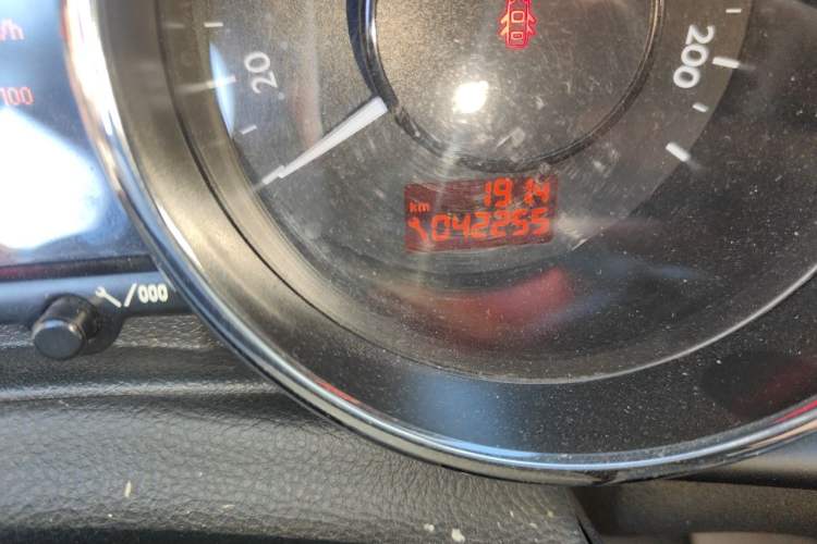 Used Peugeot 3008 2015 2.0L Automatic Trend Edition Odometer Close Up