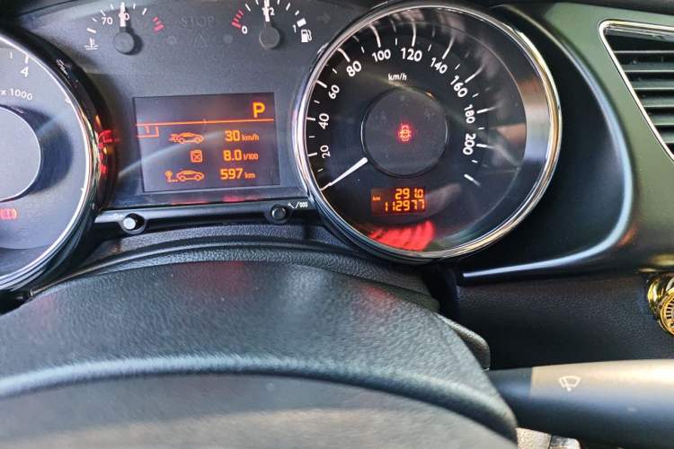 Used Peugeot 3008 2015 1.6THP Automatic Prestige Edition Odometer Close Up