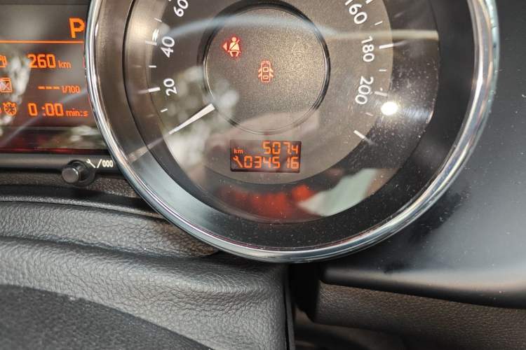 Used Peugeot 3008 2015 1.6THP Automatic Prestige Edition Odometer Close Up