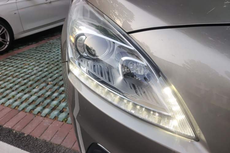 Used Peugeot 3008 2015 1.6THP Automatic Trend Edition Right Front Headlight