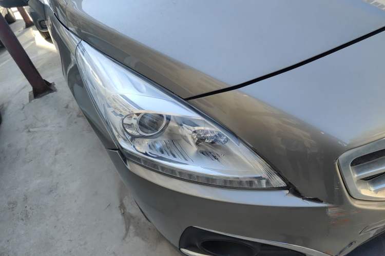 Used Peugeot 3008 2015 2.0L Automatic Trend Edition Right Front Headlight