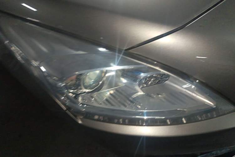Used Peugeot 3008 2015 1.6THP Automatic Trend Edition Right Front Headlight