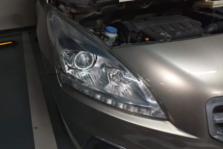 Used Peugeot 3008 2015 2.0L Automatic Trend Edition Right Front Headlight