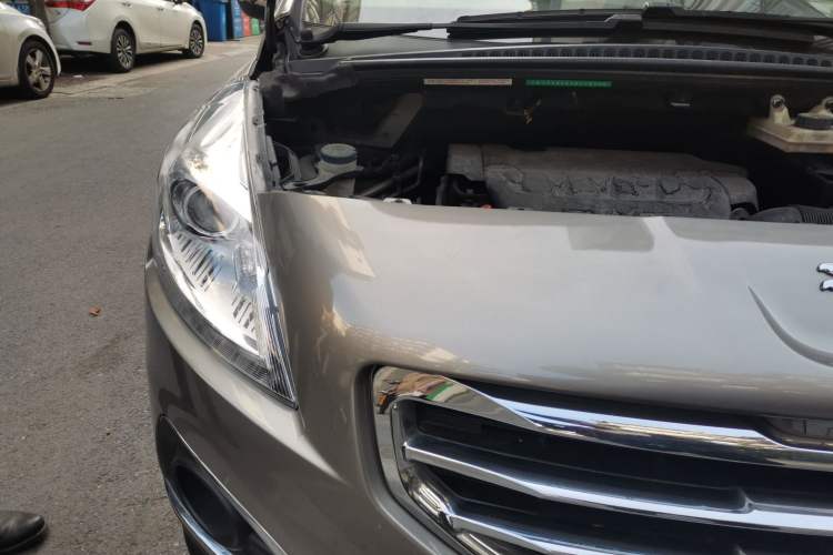Used Peugeot 3008 2015 2.0L Automatic Classic Edition Right Front Headlight