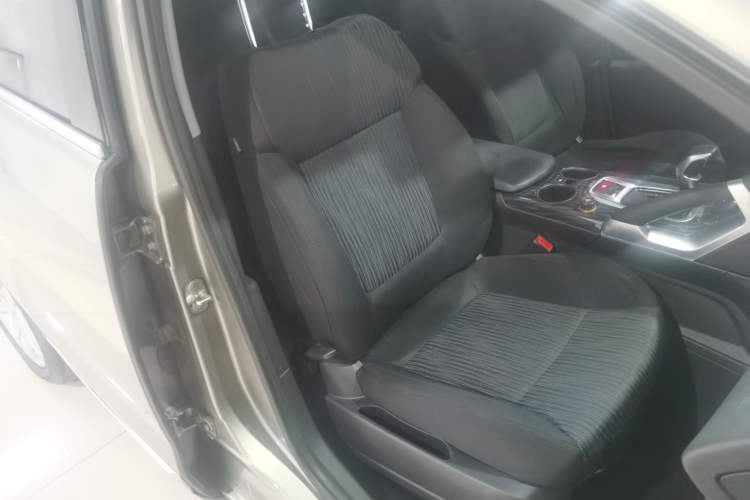 Used Peugeot 3008 2015 2.0L Automatic Classic Edition Right Front Seat
