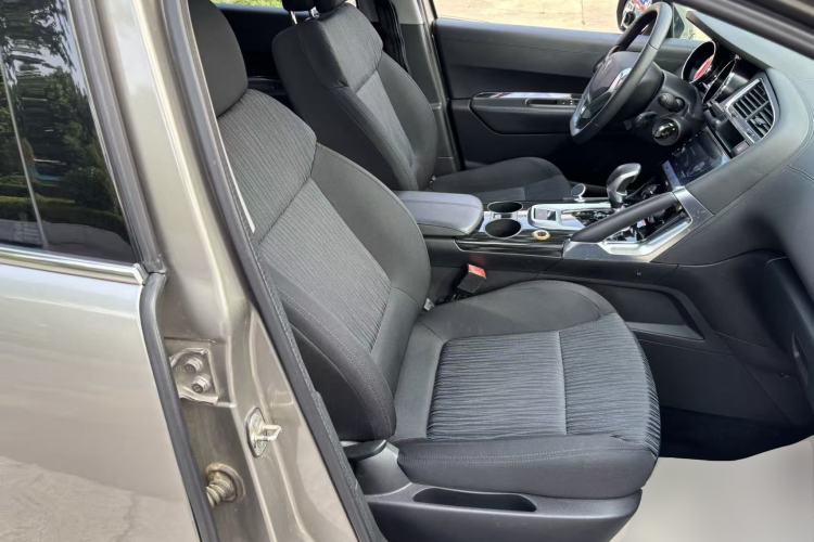 Used Peugeot 3008 2015 2.0L Automatic Classic Edition Right Front Seat