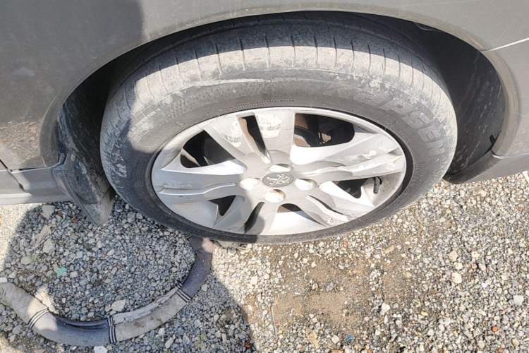 Used Peugeot 3008 2015 1.6THP Automatic Trend Edition Right Front Wheel Hub