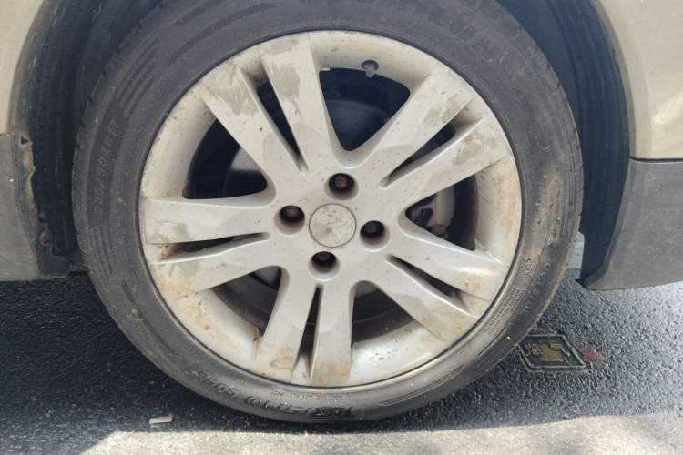 Used Peugeot 3008 2015 1.6THP Automatic Classic Edition Right Front Wheel Hub