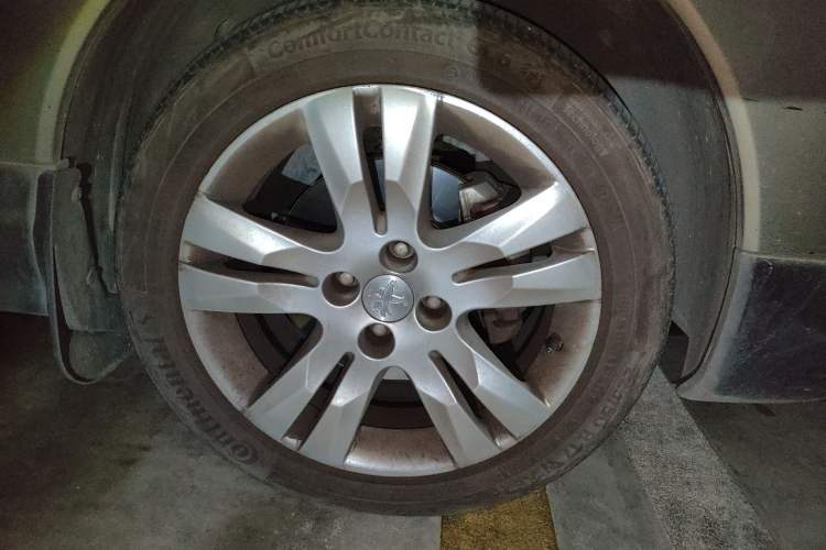 Used Peugeot 3008 2015 2.0L Automatic Trend Edition Right Front Wheel Hub