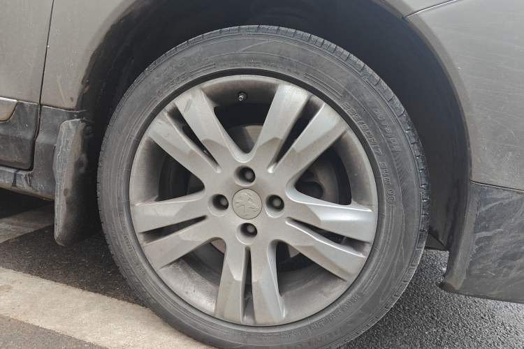 Used Peugeot 3008 2015 2.0L Automatic Classic Edition Right Front Wheel Hub