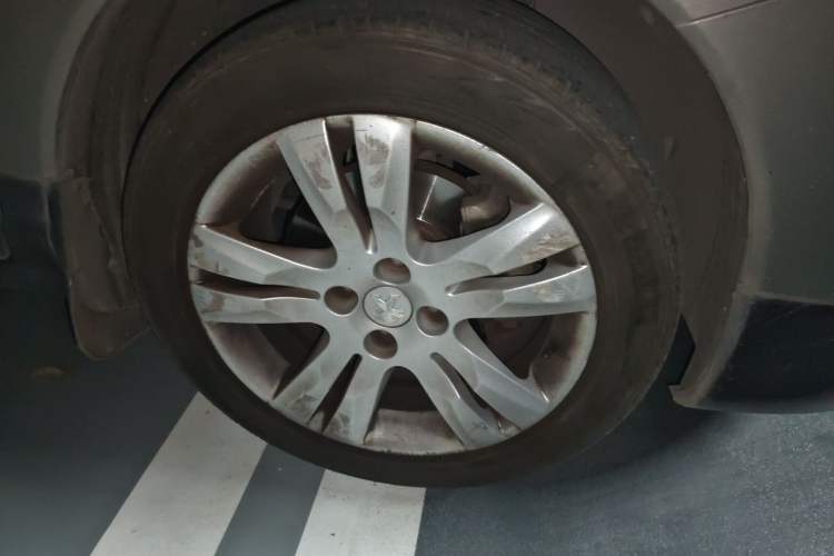 Used Peugeot 3008 2015 2.0L Automatic Trend Edition Right Front Wheel Hub