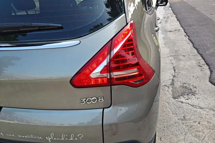 Used Peugeot 3008 2015 2.0L Automatic Classic Edition Right Rear Taillight