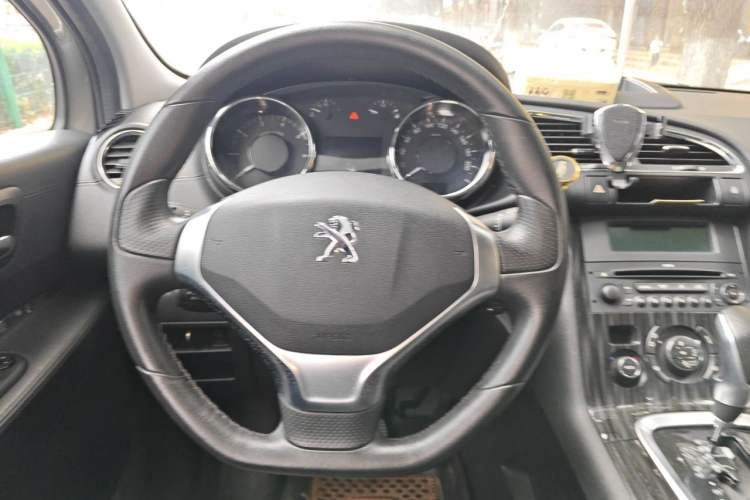 Used Peugeot 3008 2015 2.0L Automatic Trend Edition Steering Wheel