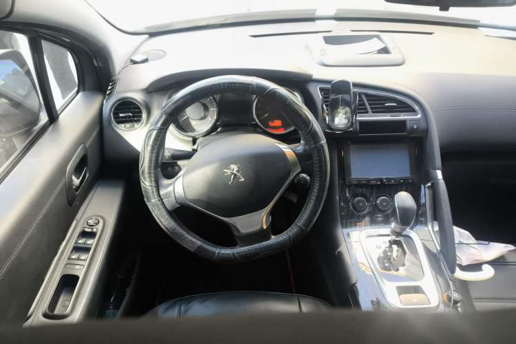Used Peugeot 3008 2015 2.0L Automatic Classic Edition Steering Wheel