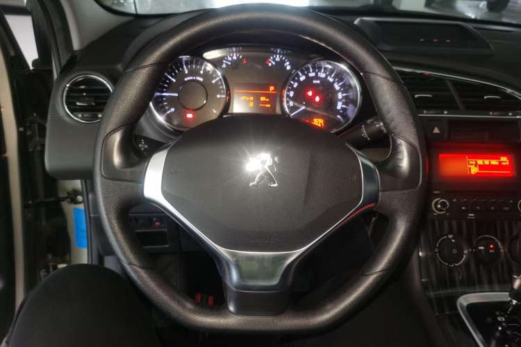 Used Peugeot 3008 2015 2.0L Automatic Classic Edition Steering Wheel