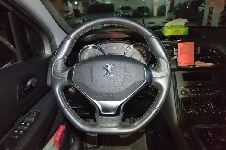 Used Peugeot 3008 2015 2.0L Automatic Trend Edition Steering Wheel