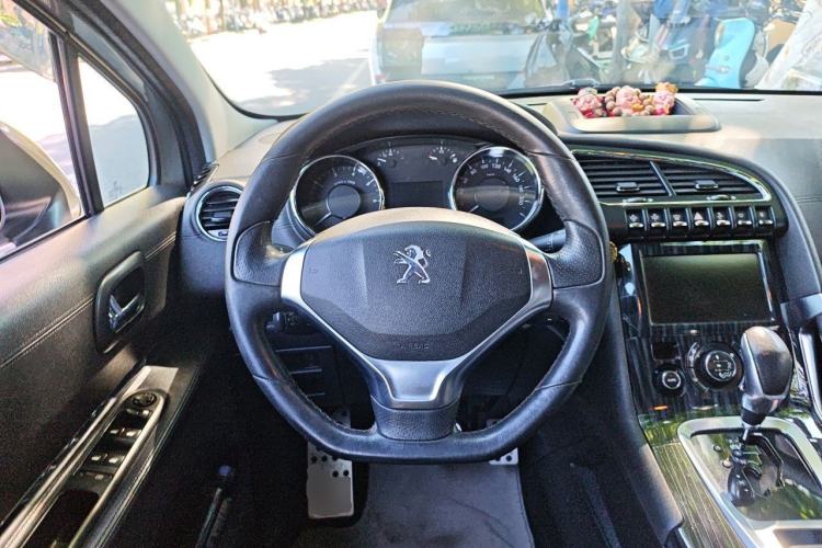Used Peugeot 3008 2015 1.6THP Automatic Prestige Edition Steering Wheel