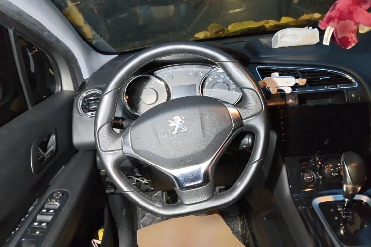 Used Peugeot 3008 2015 2.0L Automatic Trend Edition Steering Wheel