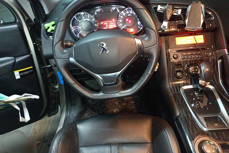Used Peugeot 3008 2015 1.6THP Automatic Trend Edition Steering Wheel
