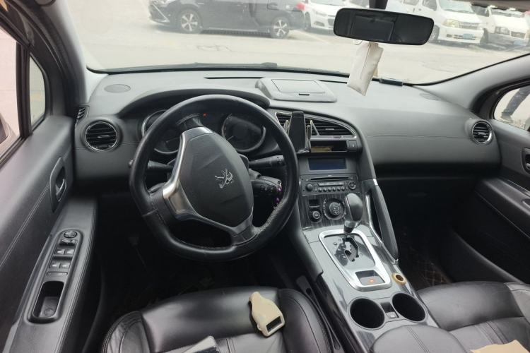 Used Peugeot 3008 2015 2.0L Automatic Trend Edition Steering Wheel