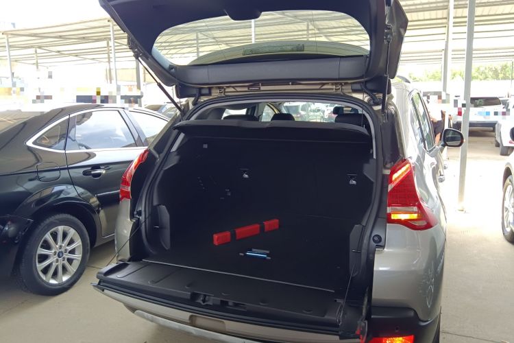 Used Peugeot 3008 2015 1.6THP Automatic Classic Edition Trunk