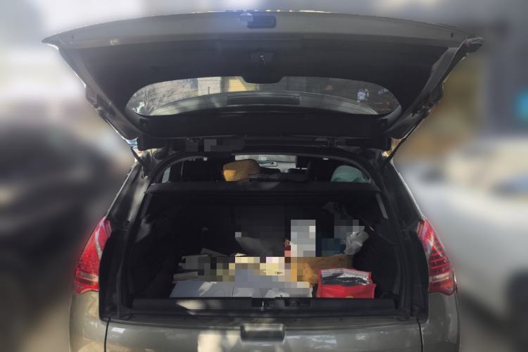 Used Peugeot 3008 2015 2.0L Automatic Classic Edition Trunk