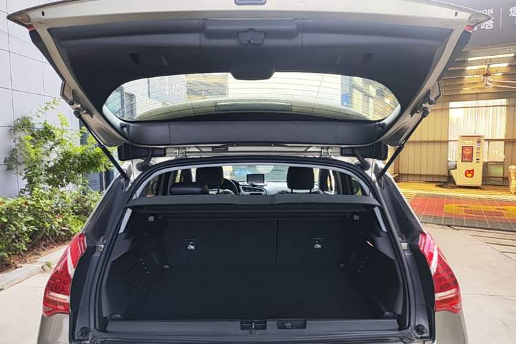 Used Peugeot 3008 2015 1.6THP Automatic Trend Edition Trunk