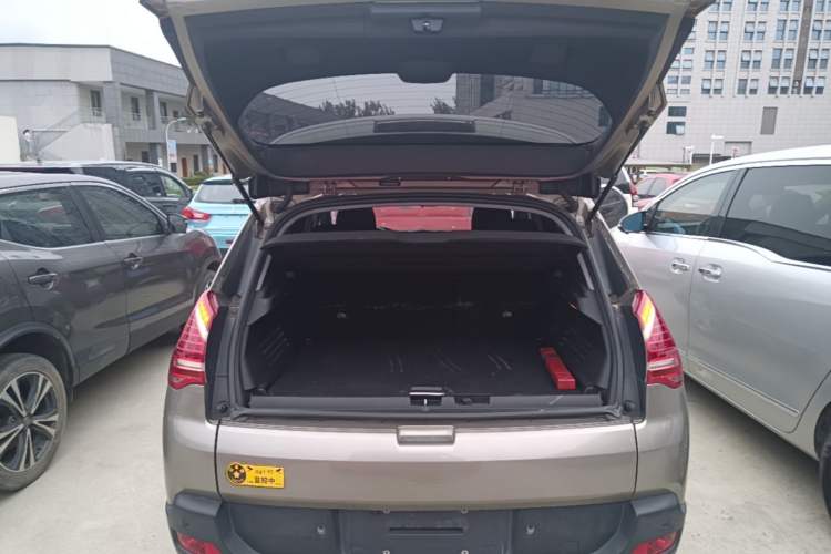 Used Peugeot 3008 2015 2.0L Automatic Classic Edition Trunk