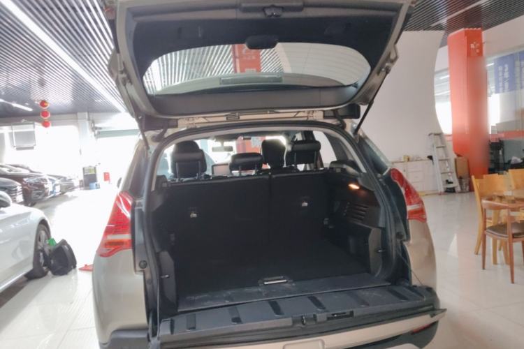 Used Peugeot 3008 2015 2.0L Automatic Classic Edition Trunk