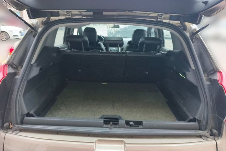 Used Peugeot 3008 2015 2.0L Automatic Trend Edition Trunk