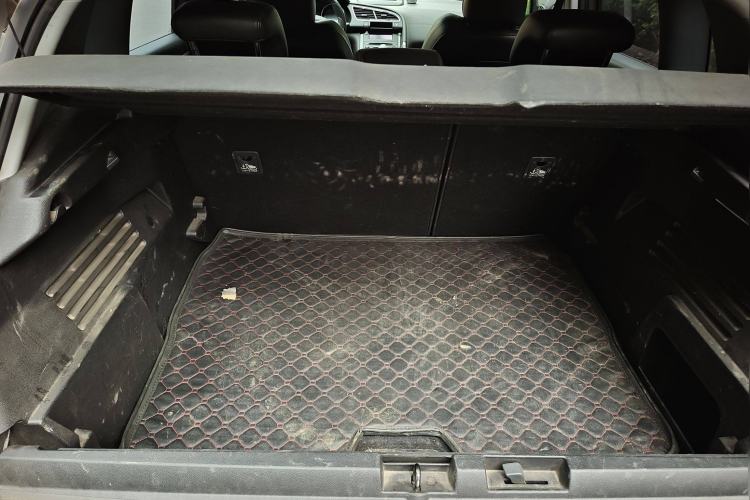 Used Peugeot 3008 2015 1.6THP Automatic Trend Edition Trunk
