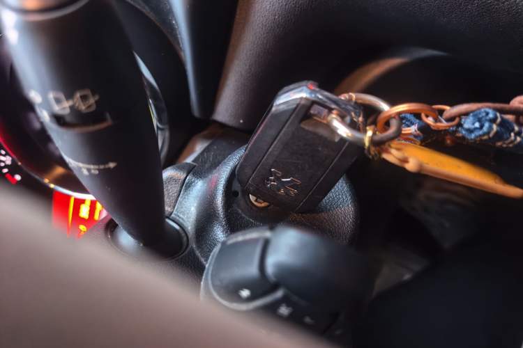 Used Peugeot 3008 2015 2.0L Automatic Trend Edition Vehicle Key