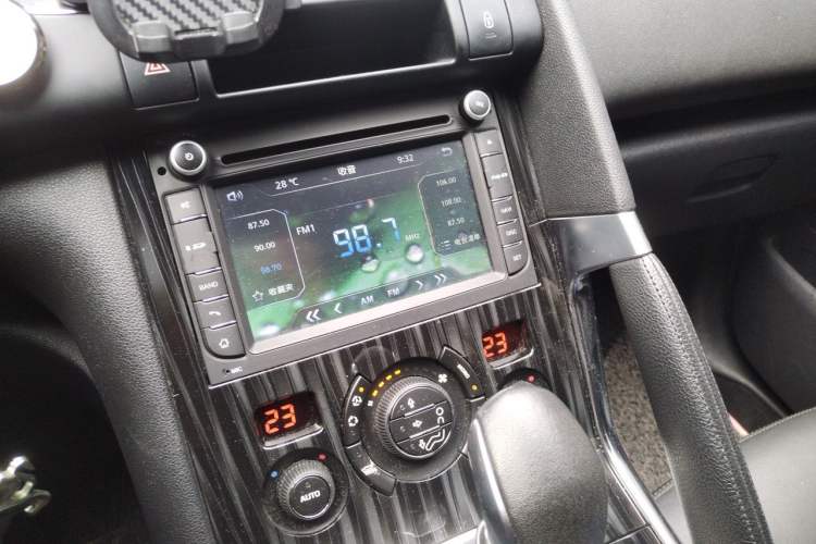 Used Peugeot 3008 2015 2.0L Automatic Trend Edition Audio And AC Panel