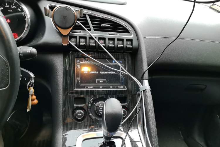 Used Peugeot 3008 2015 1.6THP Automatic Prestige Edition Audio And AC Panel
