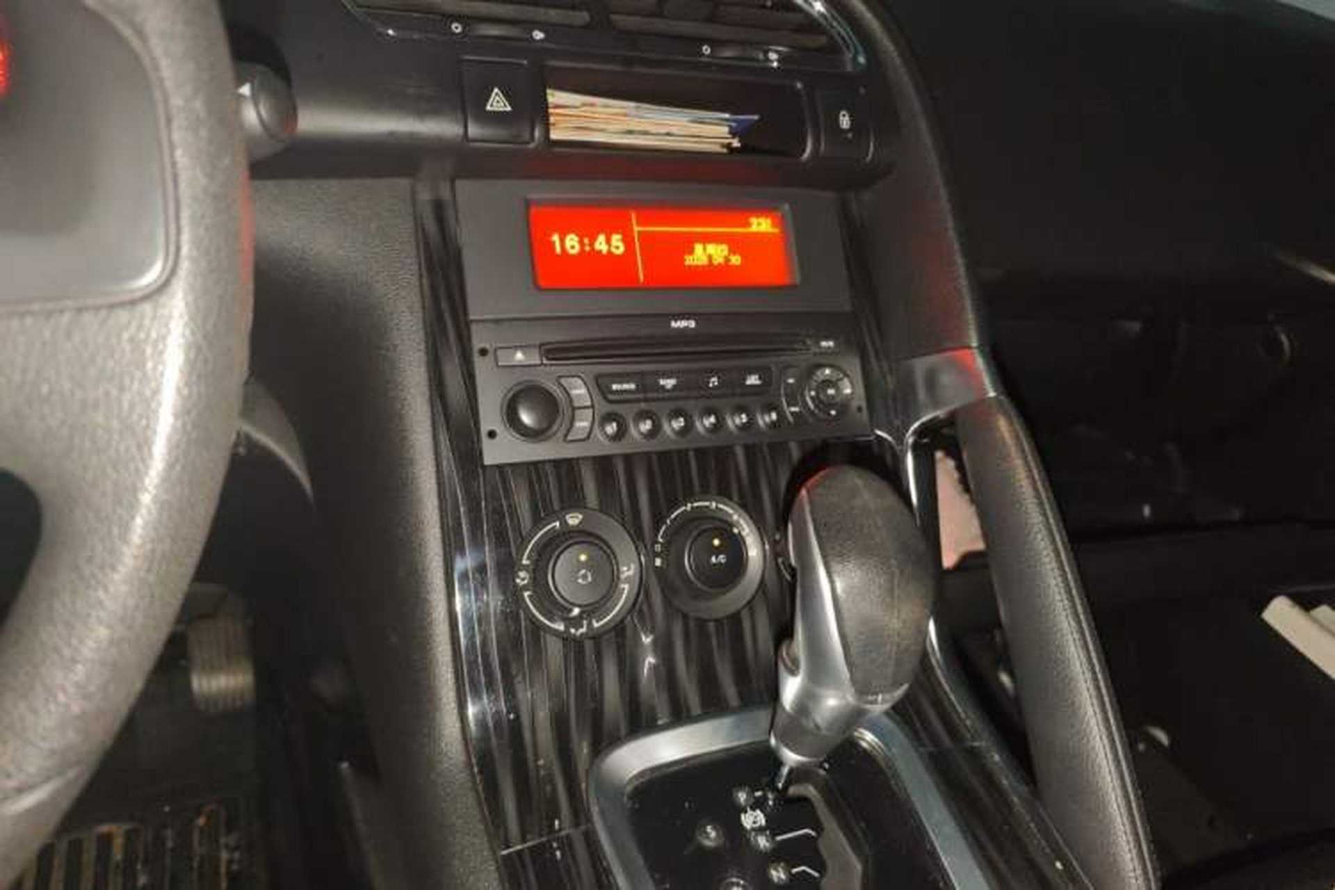 Used Peugeot 3008 2015 2.0L Automatic Classic Edition Audio And AC Panel