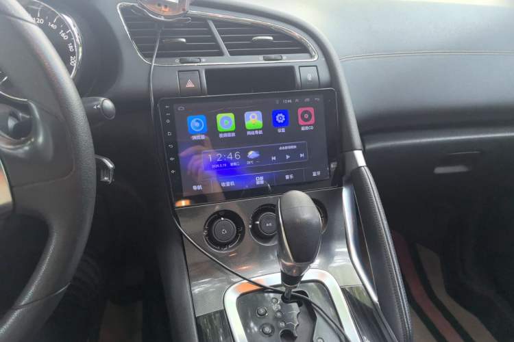 Used Peugeot 3008 2015 2.0L Automatic Classic Edition Audio And AC Panel