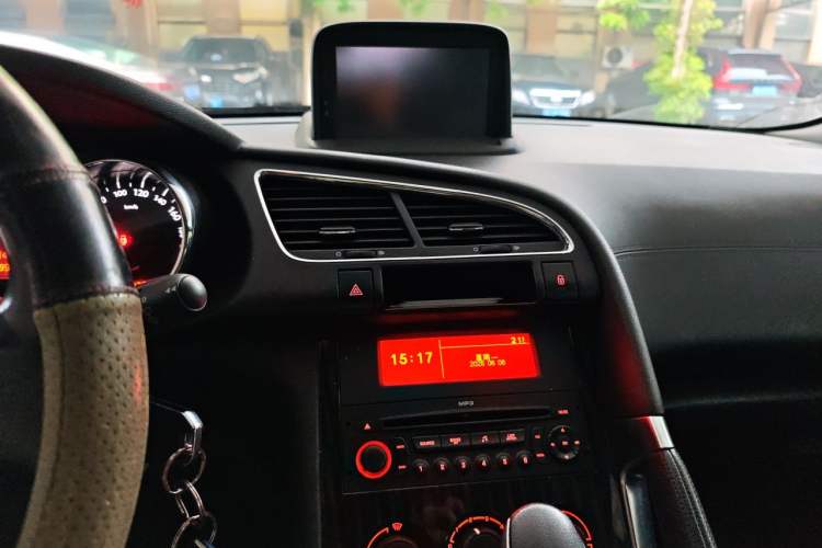 Used Peugeot 3008 2015 2.0L Automatic Classic Edition Audio And AC Panel