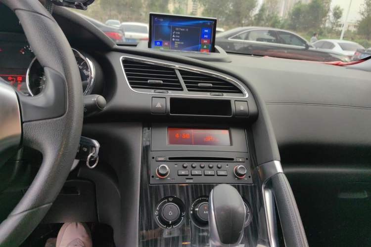 Used Peugeot 3008 2015 2.0L Automatic Classic Edition Audio And AC Panel