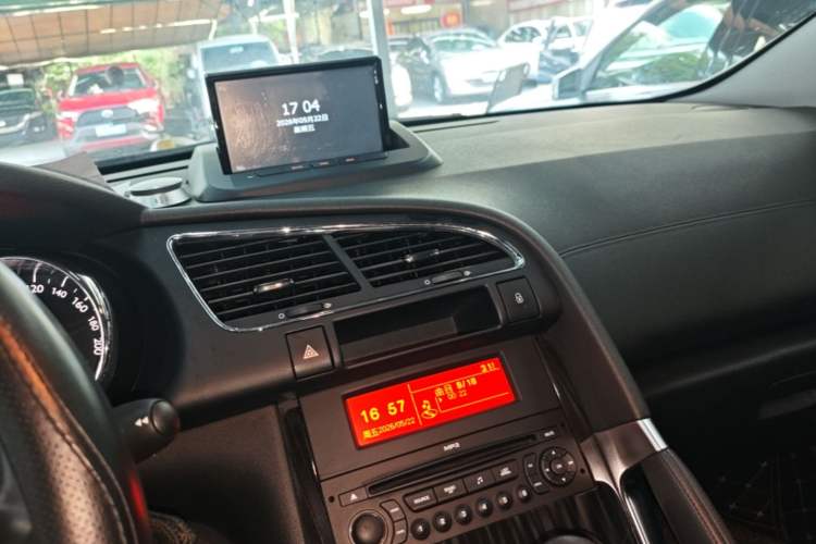 Used Peugeot 3008 2015 1.6THP Automatic Classic Edition Audio And AC Panel