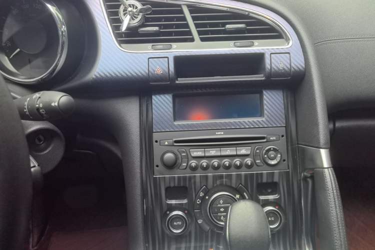 Used Peugeot 3008 2015 2.0L Automatic Trend Edition Audio And AC Panel