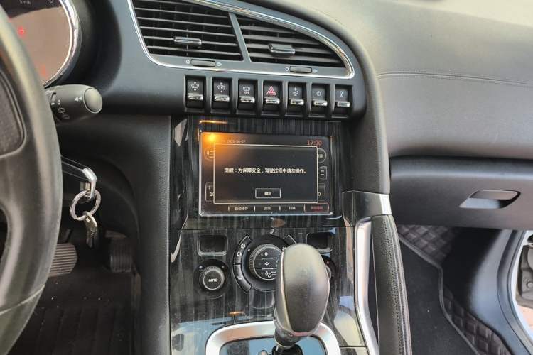 Used Peugeot 3008 2015 1.6THP Roland Garros Edition Audio And AC Panel