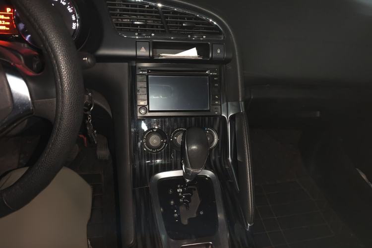 Used Peugeot 3008 2015 2.0L Automatic Classic Edition Audio And AC Panel