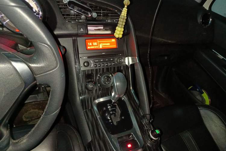 Used Peugeot 3008 2015 2.0L Automatic Trend Edition Audio And AC Panel