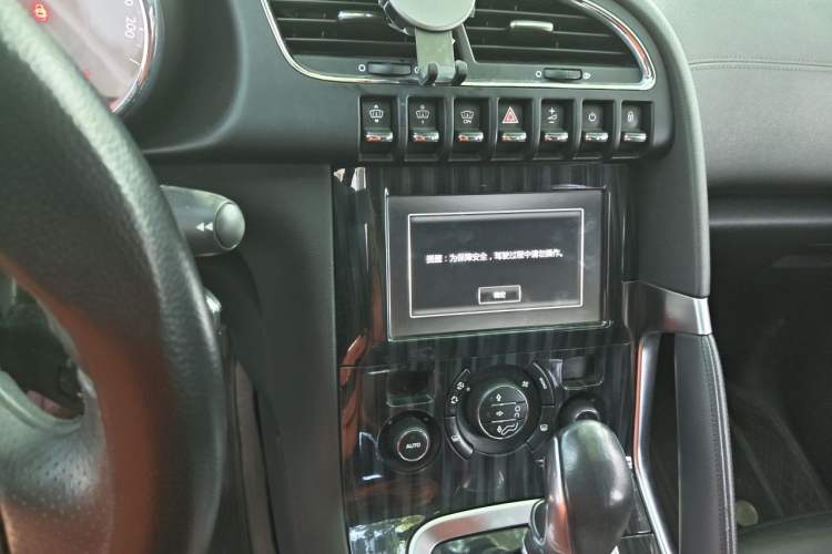 Used Peugeot 3008 2015 1.6THP Automatic Prestige Edition Audio And AC Panel